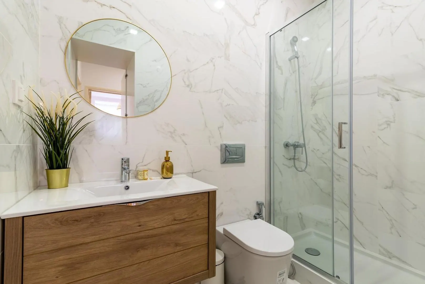 Appartamento Guestready - Dazzling Apt With Private Terrace Lisbona Portogallo