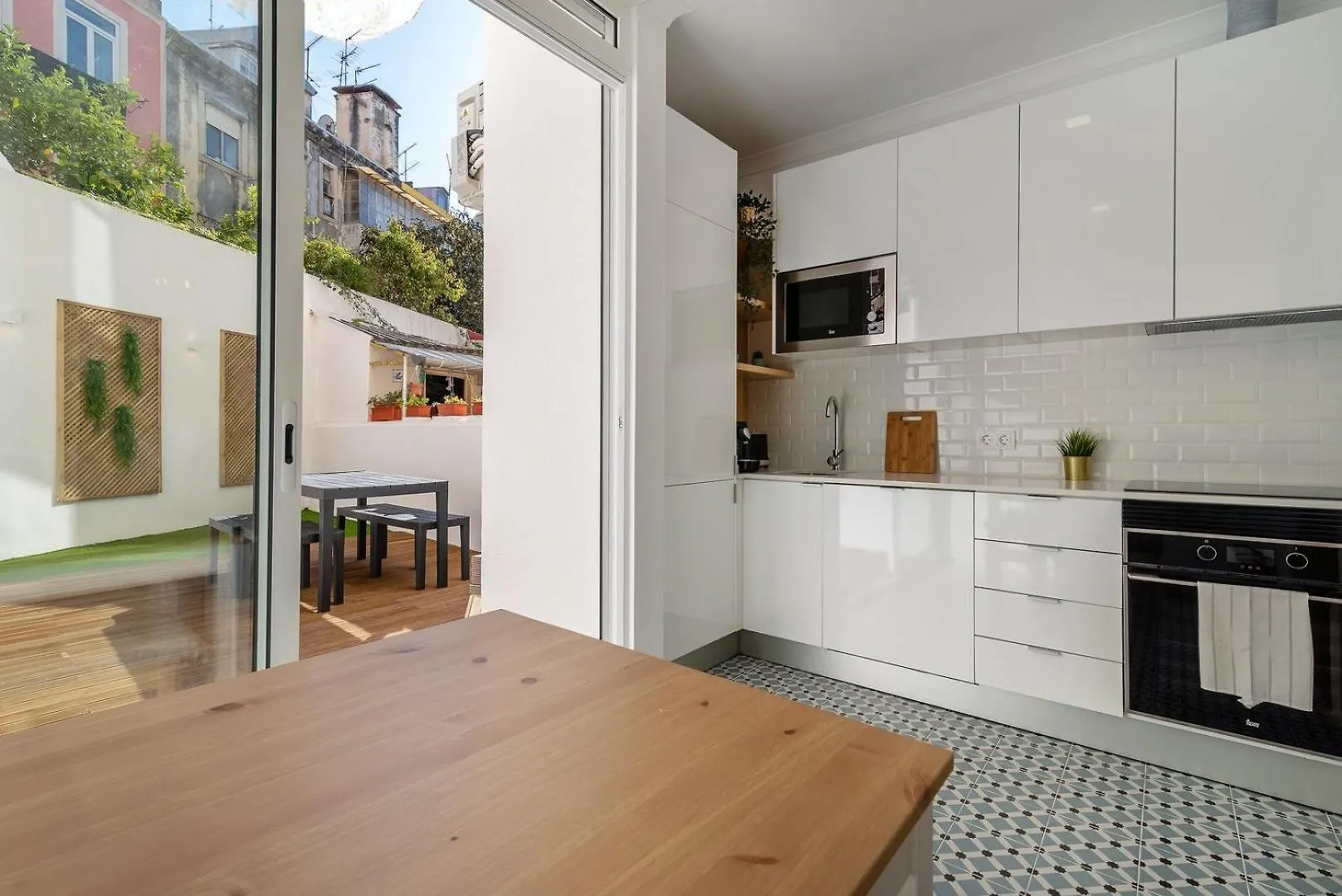 Appartamento Guestready - Dazzling Apt With Private Terrace Lisbona